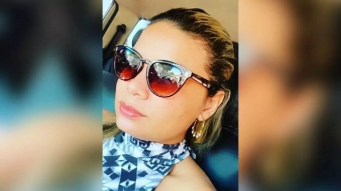 Mulher é encontrada morta com rosto retalhado e cabelo cortado pelo ex em Mato Grosso do Sul Mulher é encontrada morta com rosto retalhado e cabelo cortado pelo ex em Mato Grosso do Sul
