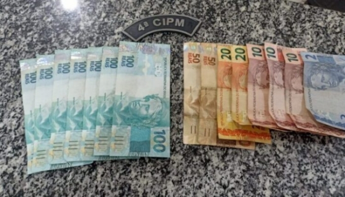 Costa Rica: Homem é preso pela PM com R$ 100 em notas falsas.