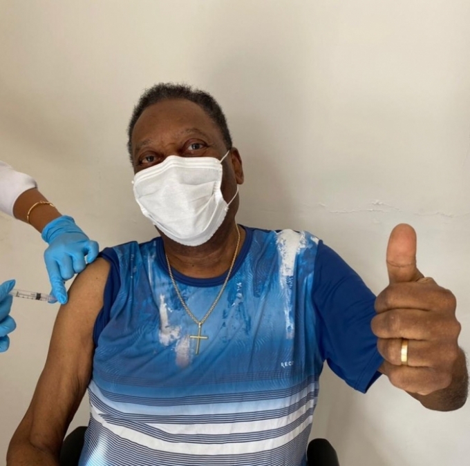 Pelé é internado em SP após exames de rotina apontarem problemas de saúde