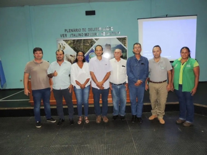 Figueirão: Evento na Câmara reúne veterinários em palestra sobre a raiva an