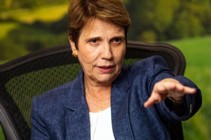 Radicais chamam Tereza Cristina de 'traíra' por falta ao evento Bolsonaro.