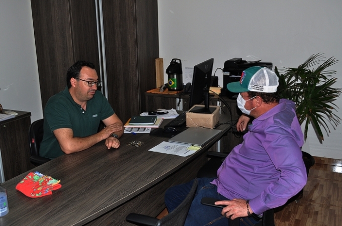 Prefeito de Alcinópolis visita” Fundação Chapadão”. Prefeito de Alcinópolis visita” Fundação Chapadão”.