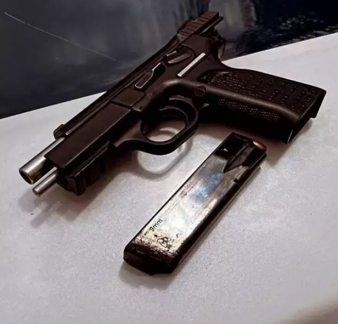 Arma encontrada com adolescente morto em confronto foi usada em execução