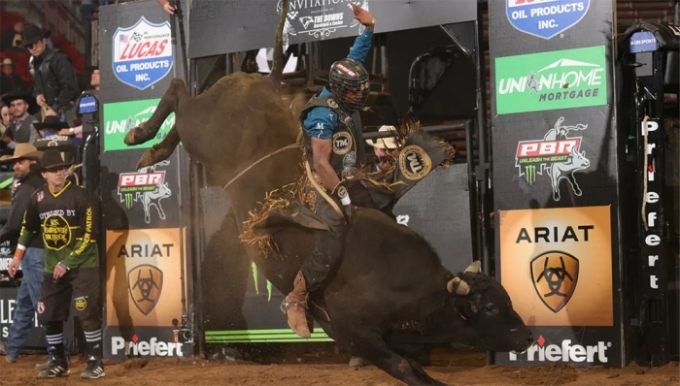 Campeão mundial de rodeio 'Cassio Dias' vai investir em colheitadeiras.