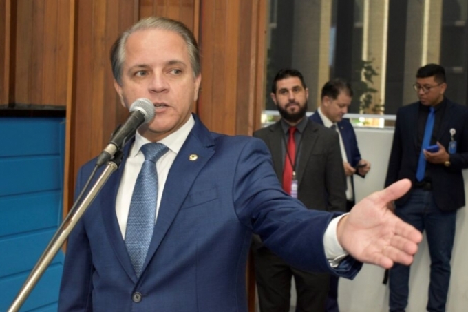 Comissão da Assembleia estuda pedir impeachment de Waldir Neves no TCE Comissão da Assembleia estuda pedir impeachment de Waldir Neves no TCE