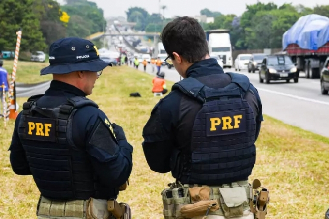 Dois romeiros morrem atropelados na Rodovia Dutra a caminho de Aparecida (SP) Dois romeiros morrem atropelados na Rodovia Dutra a caminho de Aparecida (SP)