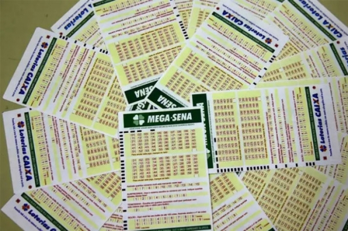 Mega-Sena: ninguém acerta dezenas, e prêmio principal acumula em R$ 140 mil Mega-Sena: ninguém acerta dezenas, e prêmio principal acumula em R$ 140 mil
