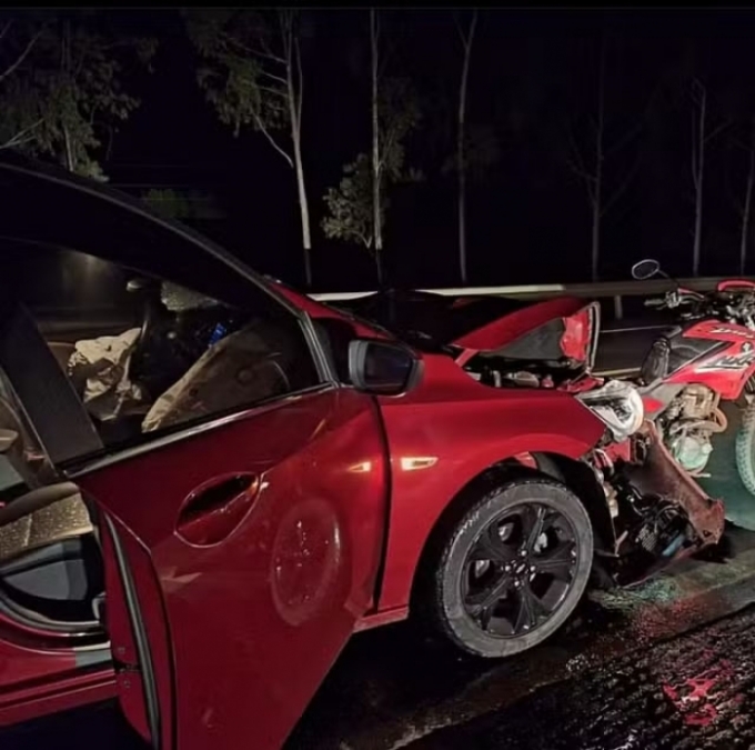 Casal morre após ser arrastado por mais de 130 metros em rodovia de MS Casal morre após ser arrastado por mais de 130 metros em rodovia de MS