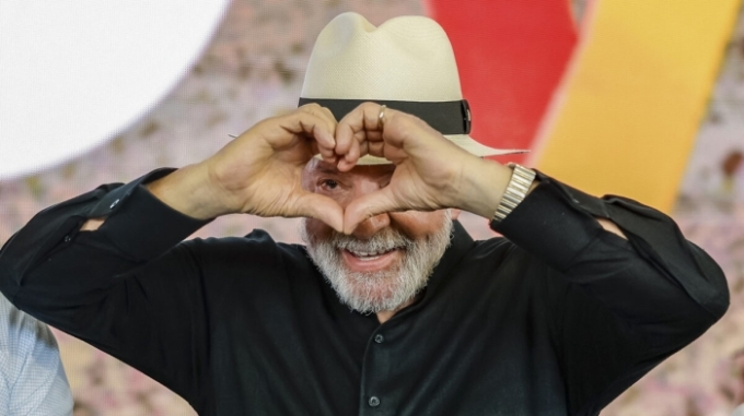 Lula anuncia que vai percorrer o país para “combater mentiras e fake news” Lula anuncia que vai percorrer o país para “combater mentiras e fake news”