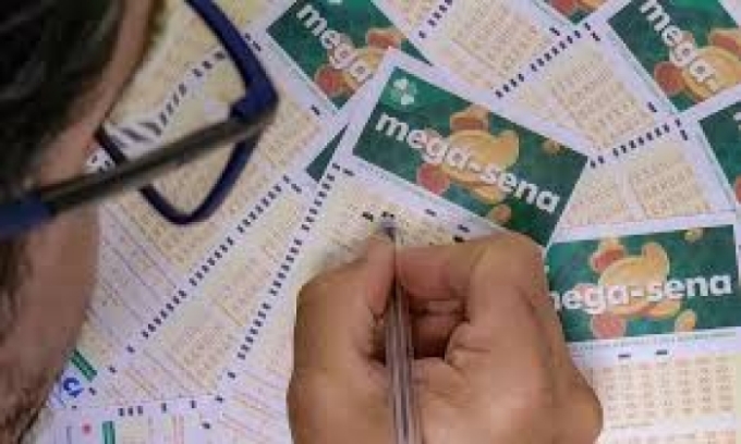 Mega-Sena acumula e prêmio vai a R$ 40 milhões Mega-Sena acumula e prêmio vai a R$ 40 milhões