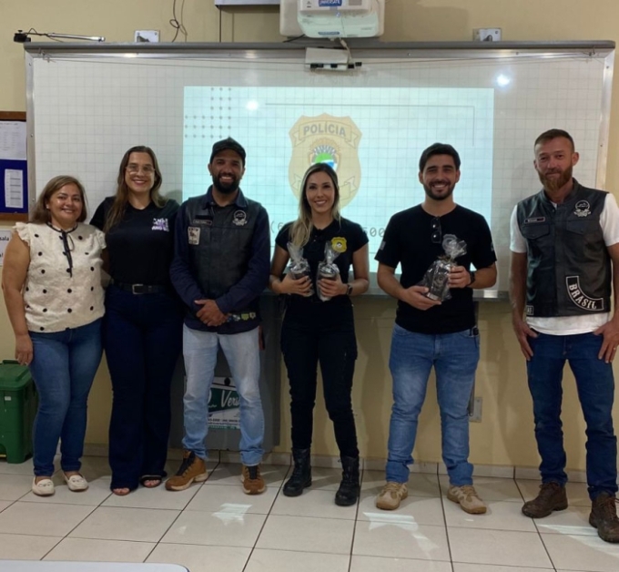 Polícia Civil participa de palestra sobre prevenção ao uso de Drogas e Álcool em escola municipal de Costa Rica Polícia Civil participa de palestra sobre prevenção ao uso de Drogas e Álcool em escola municipal de Costa Rica