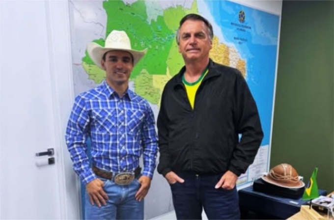 Tricampeão Mundial de Rodeio, José Vitor Leme, conhece Jair Bolsonaro e registra encontro nas redes Tricampeão Mundial de Rodeio, José Vitor Leme, conhece Jair Bolsonaro e registra encontro nas redes