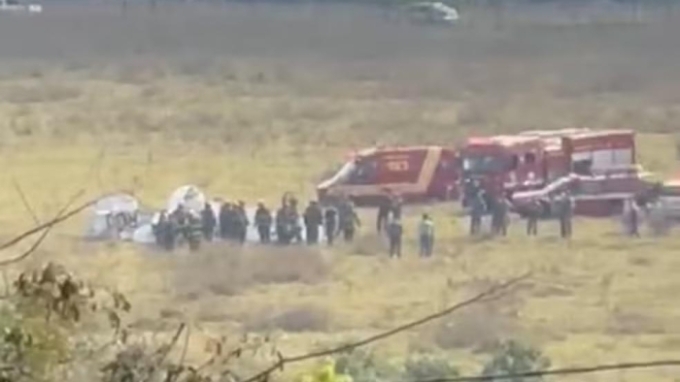 Avião cai em São José do Rio Preto e dois morrem, diz bombeiro