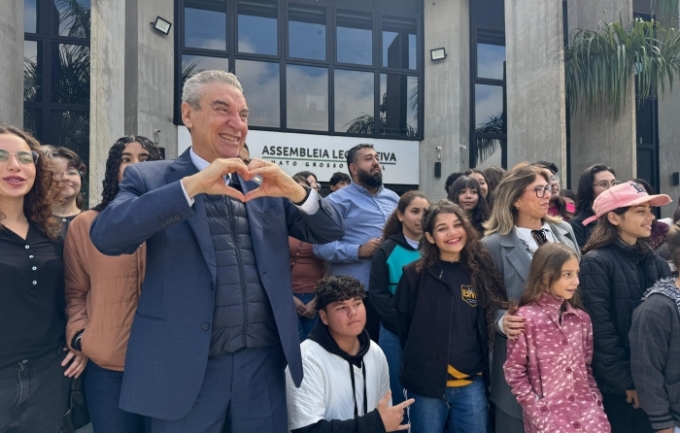 A convite de Paulo Corrêa, integrantes da Banda Municipal de Bonito visitam a ALEMS A convite de Paulo Corrêa, integrantes da Banda Municipal de Bonito visitam a ALEMS