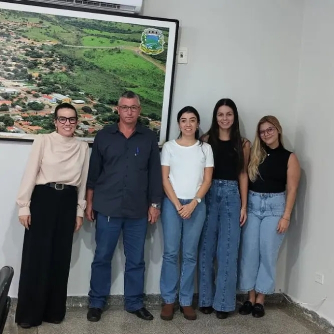Secretário da Pequena Propriedade recebeu consultora do Sebrae Secretário da Pequena Propriedade recebeu consultora do Sebrae