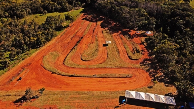 Pista pronta para a 4ª Etapa do Campeonato Estadual Sul-Mato-Grossense de Motocross Pista pronta para a 4ª Etapa do Campeonato Estadual Sul-Mato-Grossense de Motocross