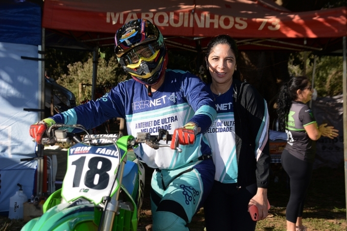 Amor e Parceria nas Trilhas: Casal Brilha na 4ª Etapa do Estadual de Motocross em Figueirão Amor e Parceria nas Trilhas: Casal Brilha na 4ª Etapa do Estadual de Motocross em Figueirão
