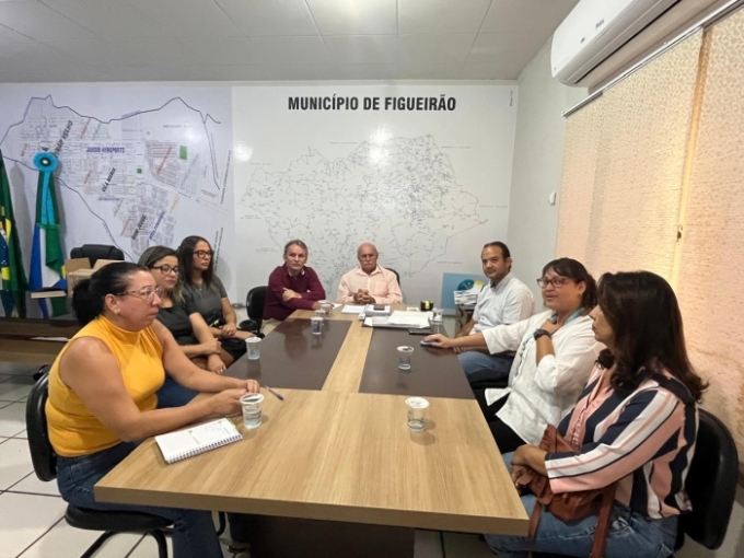 Prefeito Juvenal e secretário de Educação reuniram com a coordenadora do Aprende Brasil Prefeito Juvenal e secretário de Educação reuniram com a coordenadora do Aprende Brasil