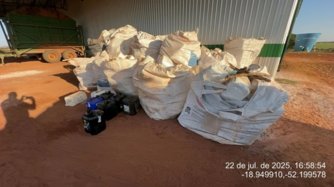 Propriedade rural em Cassilândia é multada por armazenamento irregular de agrotóxicos