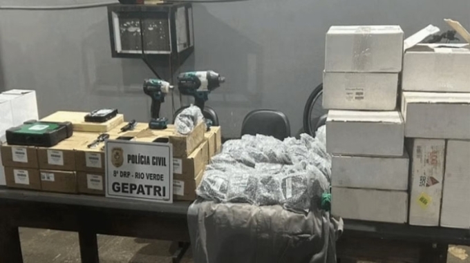 Ex-funcionários invadem empresa e furtam R$ 700 mil em equipamentos agrícolas em GO Ex-funcionários invadem empresa e furtam R$ 700 mil em equipamentos agrícolas em GO