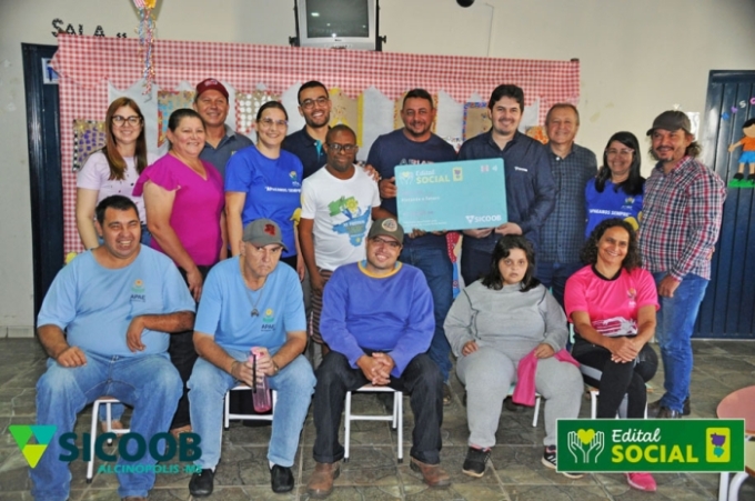 APAE de Alcinópolis recebe R$ 10 mil do Edital Social do Sicoob União MT-MS para revitalização de salas de aula APAE de Alcinópolis recebe R$ 10 mil do Edital Social do Sicoob União MT-MS para revitalização de salas de aula