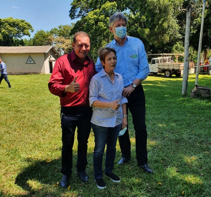 Prefeito de Alcinópolis participou da entrega do título da “SISBI-POA” ao COINTA. Prefeito de Alcinópolis participou da entrega do título da “SISBI-POA” ao COINTA.