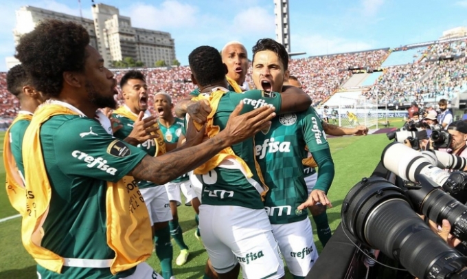 Palmeiras é tricampeão da Copa Libertadores da América.