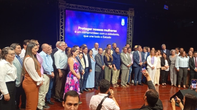 Alcinópolis participa de lançamento e é contemplado com pacote de medidas contra violência Alcinópolis participa de lançamento e é contemplado com pacote de medidas contra violência