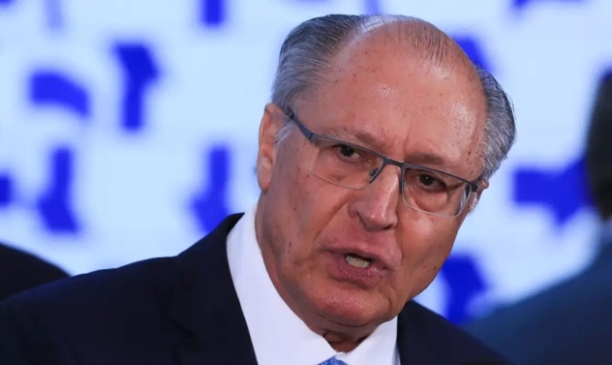 Falha em avião do vice-presidente Alckmin adia retorno de viagem ao Brasil Falha em avião do vice-presidente Alckmin adia retorno de viagem ao Brasil