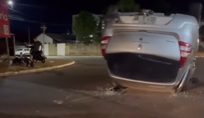 Acidente entre dois carros é registrado em Mineiros (GO) Acidente entre dois carros é registrado em Mineiros (GO)