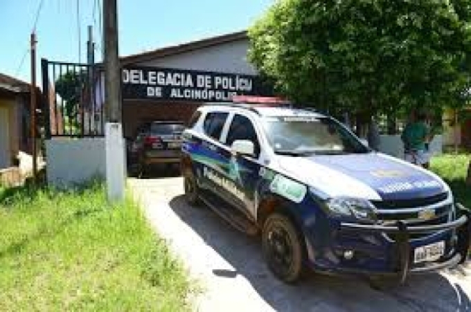 Motorista embriagado causa acidente na madrugada em Alcinópolis; um passageiro fica ferido Motorista embriagado causa acidente na madrugada em Alcinópolis; um passageiro fica ferido
