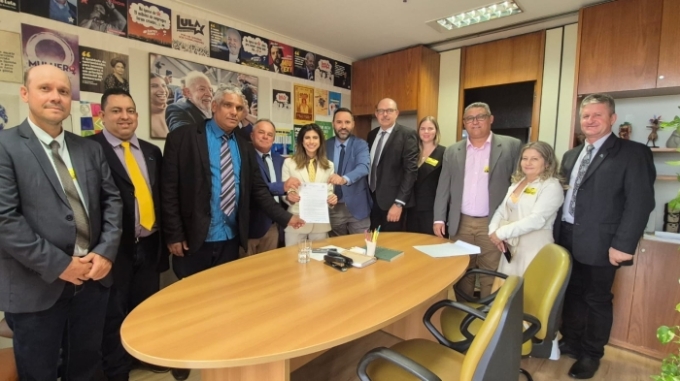 Comitiva de Alcinópolis busca novos investimentos e melhorias para a cidade em Brasília Comitiva de Alcinópolis busca novos investimentos e melhorias para a cidade em Brasília