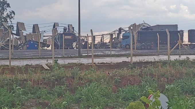 Temporal causa estragos em vários pontos de Alto Araguaia nesta sexta-feira Temporal causa estragos em vários pontos de Alto Araguaia nesta sexta-feira