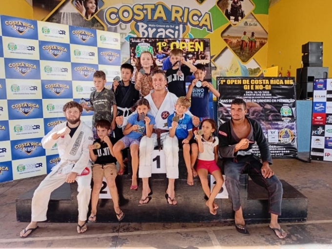 Atletas de Alcinópolis conquistam 14 medalhas no 1º Open Costa Rica de Jiu-Jitsu Atletas de Alcinópolis conquistam 14 medalhas no 1º Open Costa Rica de Jiu-Jitsu