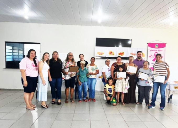 Figueirão encerra primeira turma do Projeto “Cores da Vida – Oficina de Pintura e Expressão” Figueirão encerra primeira turma do Projeto “Cores da Vida – Oficina de Pintura e Expressão”