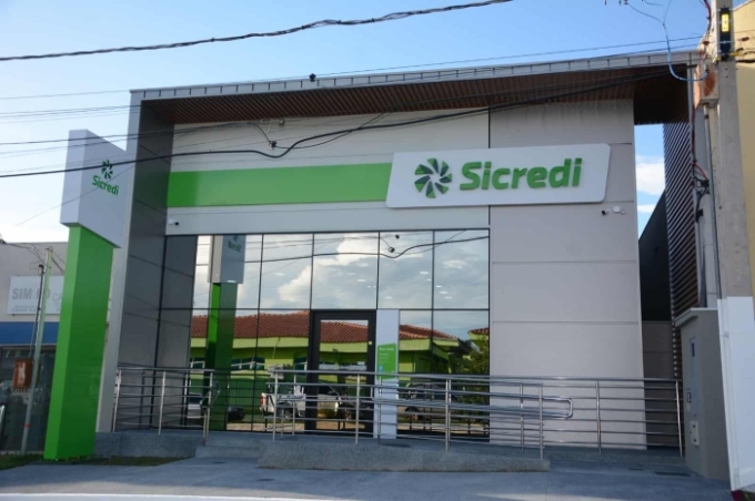 Sicredi alcança R$ 100 bilhões na carteira de crédito PJ