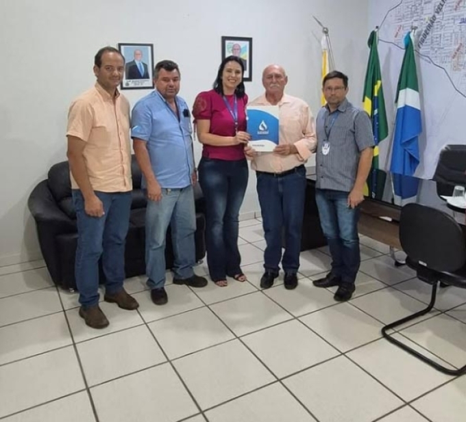 Prefeito de Figueirão recebe o cronograma de investimento da SANESUL para cidade