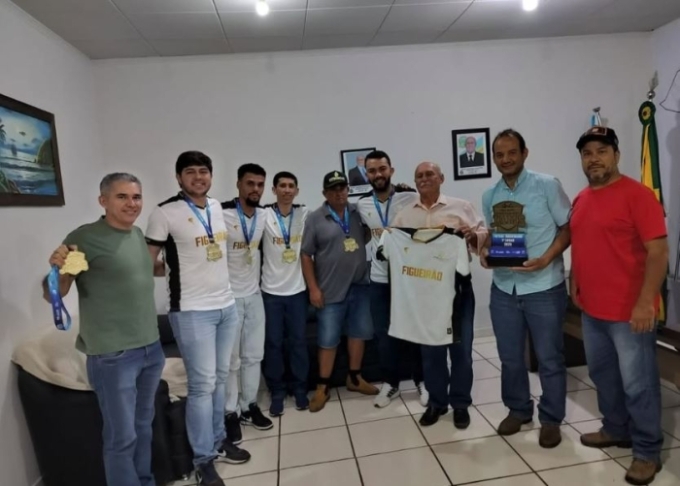 Figueirão recebe equipe campeã do JAMS 2025 e celebra título histórico no futsal