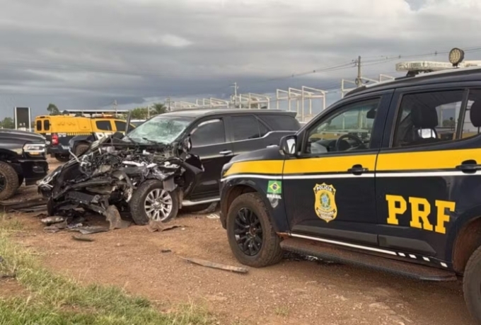 Perseguição a ladrões de caminhonete termina em acidente na fronteira