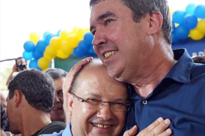 Riedel sai de férias e Barbosinha assume governo