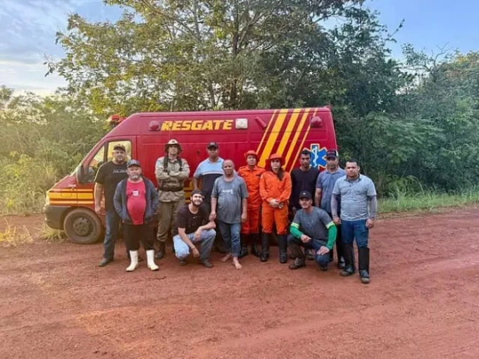 Idoso é resgatado após cinco horas perdido em mata enquanto colhia pequi em Costa Rica