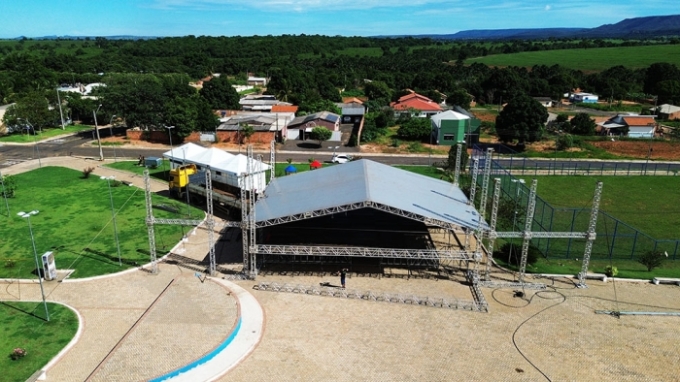 Estrutura está quase pronta para o 5º Réveillon Municipal de Alcinópolis