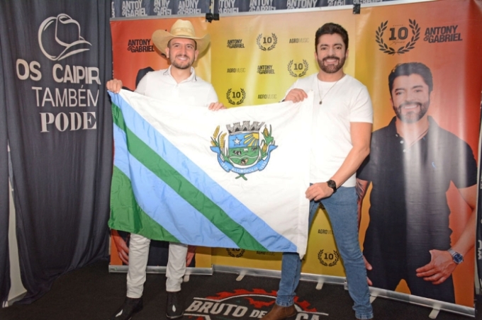 Réveillon de Alcinópolis reúne multidão, valoriza famílias e anuncia atrações para 2026