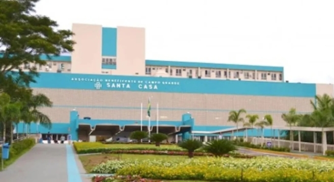 Bebê de 1 mês é internada com múltiplas fraturas nas costelas e pais são levados à delegacia