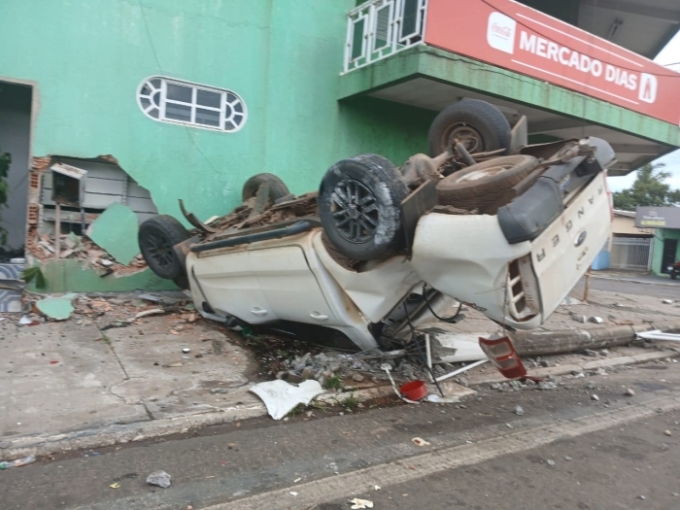 Três jovens moradores de Alto Taquari sofre acidente em Alto Araguaia na manha de domingo