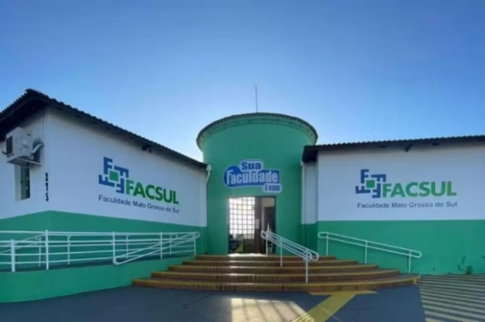 Faculdade particular fecha as portas e deixa alunos em busca de documentação em MS