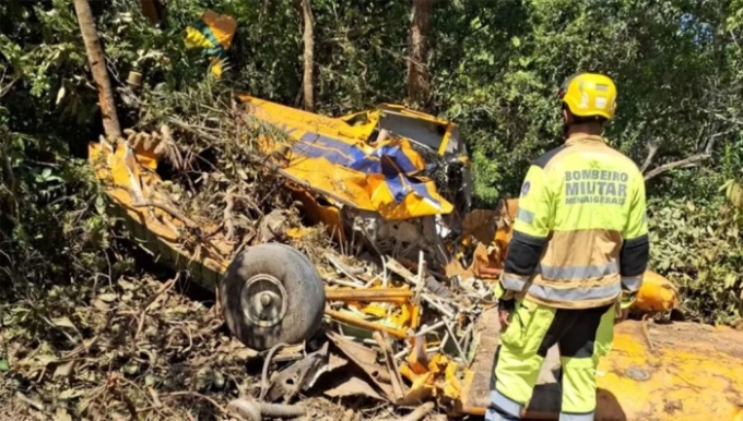 Piloto que sobreviveu à queda de avião, se arrastou por 100 metros com pernas e braços feridos