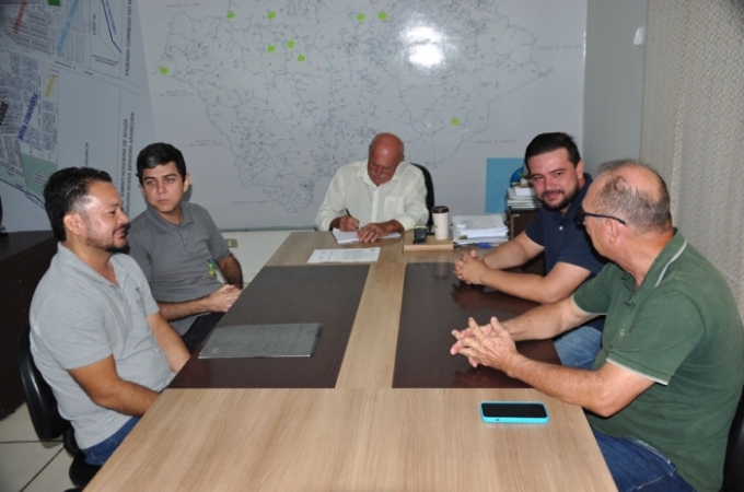 Prefeitura de Figueirão assina ordem de serviço para construção de 20 casas