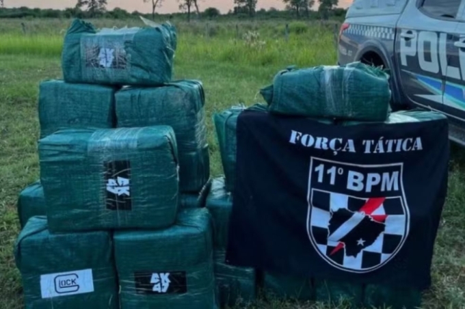 Avião com quase meia tonelada de pasta base de cocaína faz pouso forçado em MS