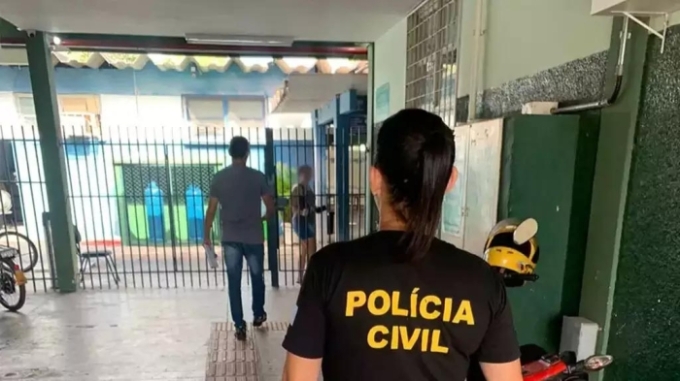 Estado demite professor acusado de estuprar a filha de 13 anos